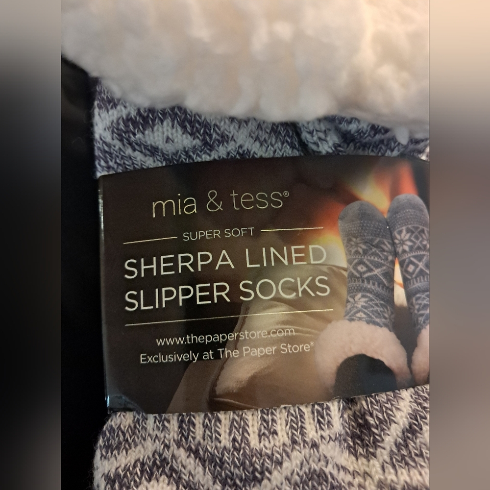 Gray And White Pattern Sherpa Lined Slipper Socks